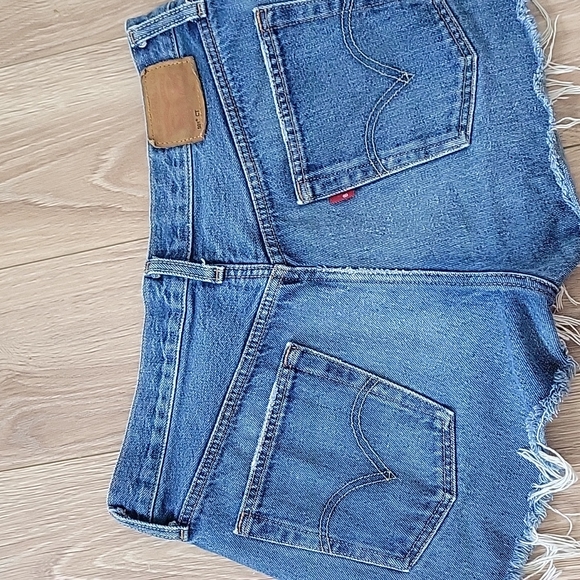 Levi's Shorts size 28 - Picture 16 of 16